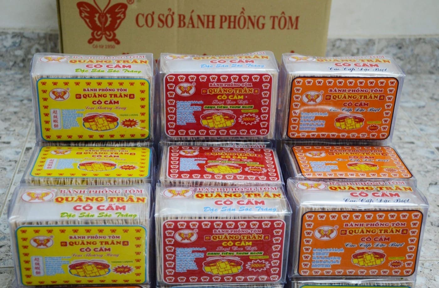 Ba loại bánh phồng tôm Quãng Trân Cô Cấm: cao cấp đặc biệt, cao cấp và thượng hạng